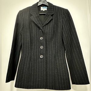 Vintage Tara Jarmon Wool blazer in charcoal grey